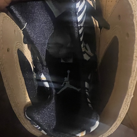 Jordan Tan and Black High-Top Sneakers with Retro Design Retro 7 SE Afrobeats - Picture 5 of 7